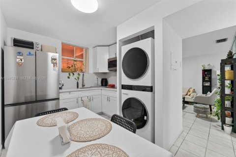 Снять в аренду кондоминиум в Майами, Флорида 2 спальни, 70.61м2, № 2050902 - фото 8