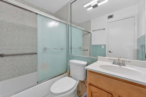 Снять в аренду кондоминиум в Майами, Флорида 2 спальни, 70.61м2, № 2050902 - фото 9