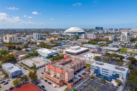 Снять в аренду кондоминиум в Майами, Флорида 2 спальни, 70.61м2, № 2050902 - фото 3