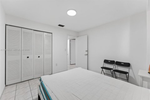 Снять в аренду кондоминиум в Майами, Флорида 2 спальни, 70.61м2, № 2050902 - фото 12