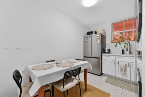 Снять в аренду кондоминиум в Майами, Флорида 2 спальни, 70.61м2, № 2050902 - фото 7