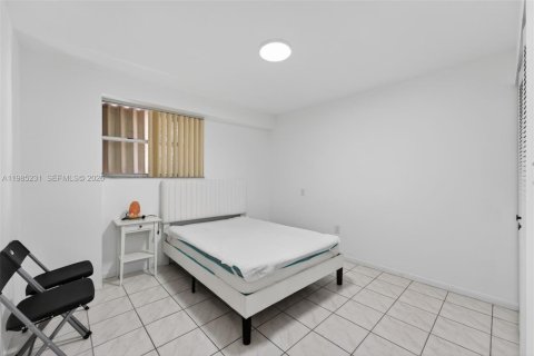 Снять в аренду кондоминиум в Майами, Флорида 2 спальни, 70.61м2, № 2050902 - фото 14