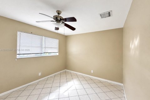 Copropriété à louer à Pompano Beach, Floride: 2 chambres, 74.32 m2 № 2378543 - photo 13