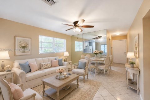 Condo à Pompano Beach, Floride, 2 chambres  № 2378543