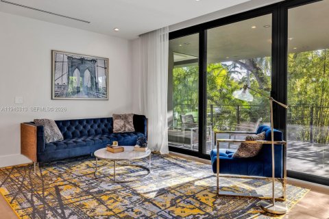 Casa en venta en Miami, Florida, 6 dormitorios, 531.49 m2 № 2002353 - foto 26