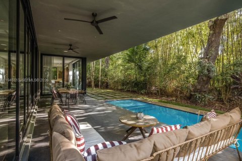 Casa en venta en Miami, Florida, 6 dormitorios, 531.49 m2 № 2002353 - foto 11