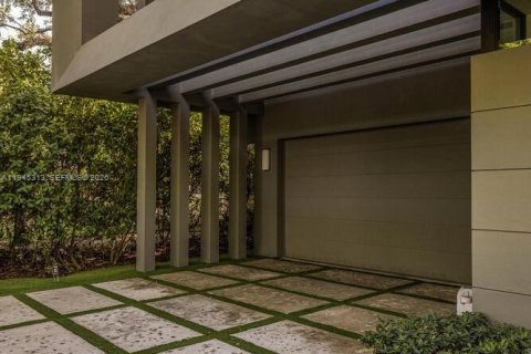 Casa en venta en Miami, Florida, 6 dormitorios, 531.49 m2 № 2002353 - foto 10
