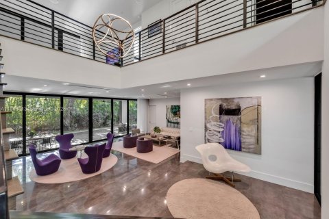 Casa en venta en Miami, Florida, 6 dormitorios, 531.49 m2 № 2002353 - foto 16