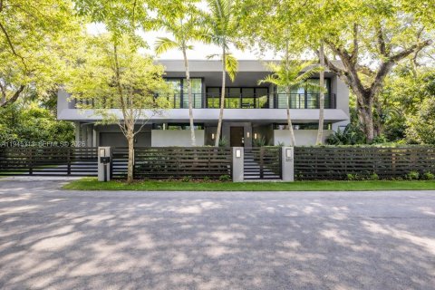 Casa en venta en Miami, Florida, 6 dormitorios, 531.49 m2 № 2002353 - foto 2