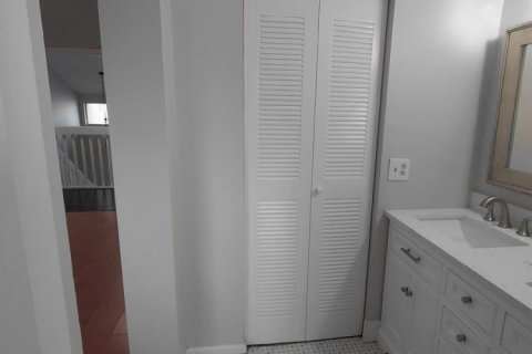 Townhouse in Deerfield Beach, Florida 2 bedrooms, 132.76 sq.m. № 2192872 - photo 18