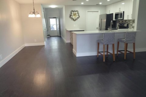 Townhouse in Deerfield Beach, Florida 2 bedrooms, 132.76 sq.m. № 2192872 - photo 10