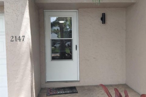 Townhouse in Deerfield Beach, Florida 2 bedrooms, 132.76 sq.m. № 2192872 - photo 3