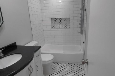 Townhouse in Deerfield Beach, Florida 2 bedrooms, 132.76 sq.m. № 2192872 - photo 21