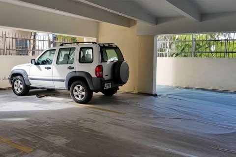 Condominio en venta en Miami Beach, Florida, 1 dormitorio, 74.32 m2 № 1931523 - foto 23