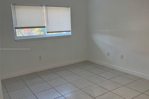 Condominio en venta en Miami Beach, Florida, 1 dormitorio, 74.32 m2 № 1931523 - foto 7
