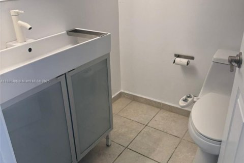 Condominio en venta en Miami Beach, Florida, 1 dormitorio, 74.32 m2 № 1931523 - foto 10