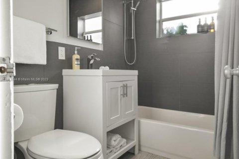 Casa en alquiler en Fort Lauderdale, Florida, 2 dormitorios, 114.27 m2 № 2060044 - foto 24