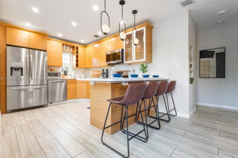 Casa en alquiler en Fort Lauderdale, Florida, 2 dormitorios, 114.27 m2 № 2060044 - foto 9