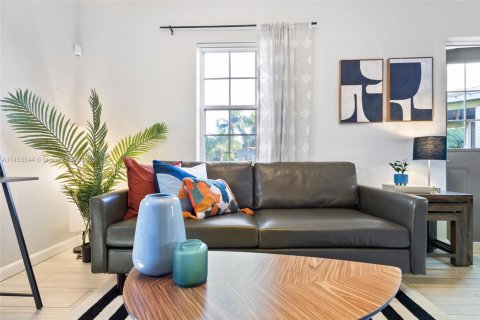 Casa en alquiler en Fort Lauderdale, Florida, 2 dormitorios, 114.27 m2 № 2060044 - foto 5