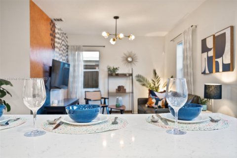 Casa en alquiler en Fort Lauderdale, Florida, 2 dormitorios, 114.27 m2 № 2060044 - foto 15