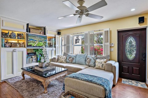 Villa ou maison à louer à West Palm Beach, Floride: 2 chambres, 116.5 m2 № 2402366 - photo 5