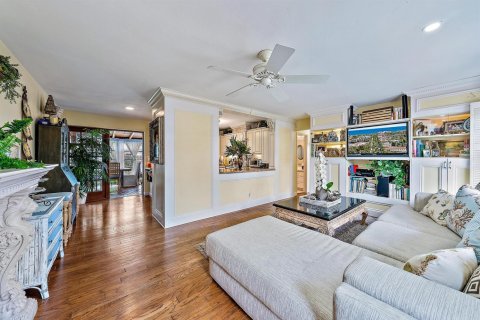 Villa ou maison à louer à West Palm Beach, Floride: 2 chambres, 116.5 m2 № 2402366 - photo 8