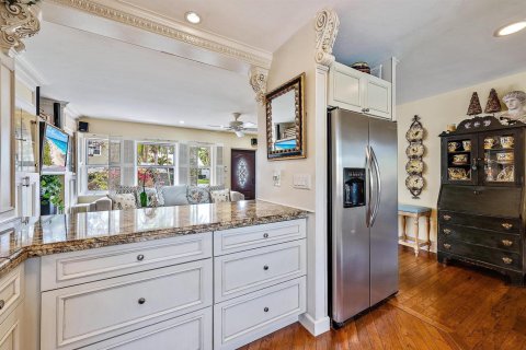 Villa ou maison à louer à West Palm Beach, Floride: 2 chambres, 116.5 m2 № 2402366 - photo 12