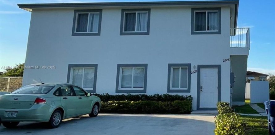 Коммерческая недвижимость в Голден-Бич, Флорида № 1964434