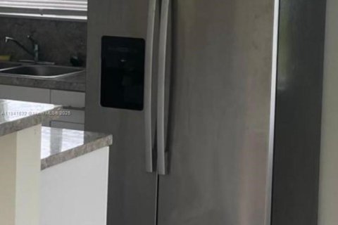 Купить коммерческую недвижимость в Голден-Бич, Флорида № 1964434 - фото 8