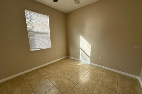 Villa ou maison à louer à Orlando, Floride: 4 chambres, 167.22 m2 № 2425551 - photo 6
