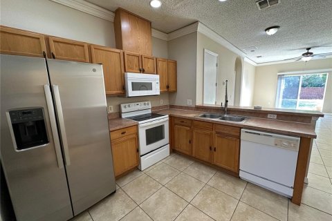 Villa ou maison à louer à Orlando, Floride: 4 chambres, 167.22 m2 № 2425551 - photo 11
