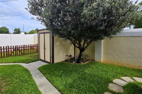 House in Haines City, Florida 2 bedrooms, 85.93 sq.m. № 2108041 - photo 29