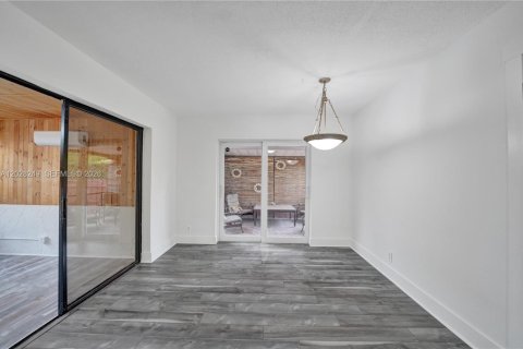 Casa en venta en Dania Beach, Florida, 3 dormitorios, 183.76 m2 № 2177287 - foto 27