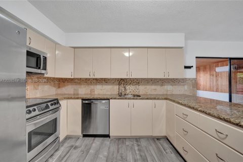 Casa en venta en Dania Beach, Florida, 3 dormitorios, 183.76 m2 № 2177287 - foto 19