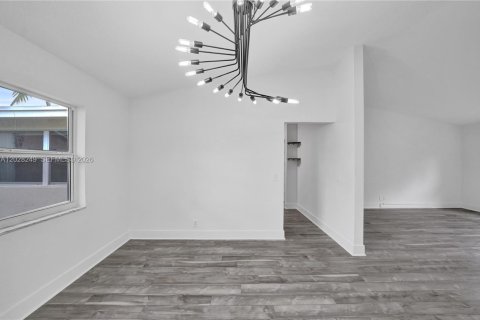 Casa en venta en Dania Beach, Florida, 3 dormitorios, 183.76 m2 № 2177287 - foto 13