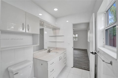 Casa en venta en Dania Beach, Florida, 3 dormitorios, 183.76 m2 № 2177287 - foto 29