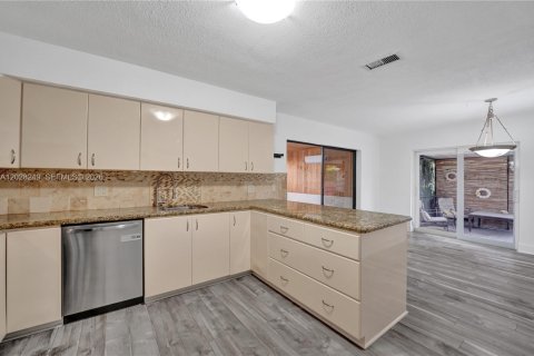 Casa en venta en Dania Beach, Florida, 3 dormitorios, 183.76 m2 № 2177287 - foto 20