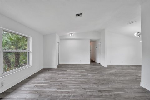 Casa en venta en Dania Beach, Florida, 3 dormitorios, 183.76 m2 № 2177287 - foto 9