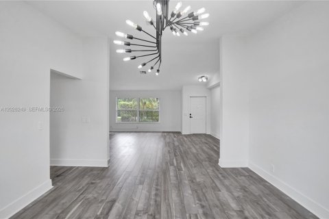 Casa en venta en Dania Beach, Florida, 3 dormitorios, 183.76 m2 № 2177287 - foto 12