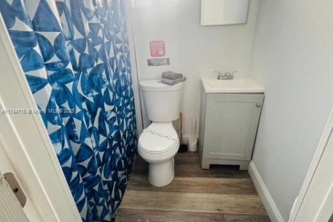 Villa ou maison à louer à Miami, Floride: 1 chambre, 44.13 m2 № 1980802 - photo 3