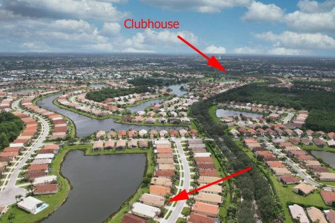 Casa en venta en Port St. Lucie, Florida, 2 dormitorios, 177.63 m2 № 2398031 - foto 4