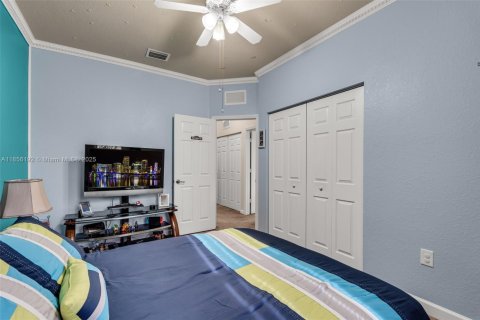 Touwnhouse à vendre à Miami, Floride: 3 chambres, 154.78 m2 № 1880140 - photo 19