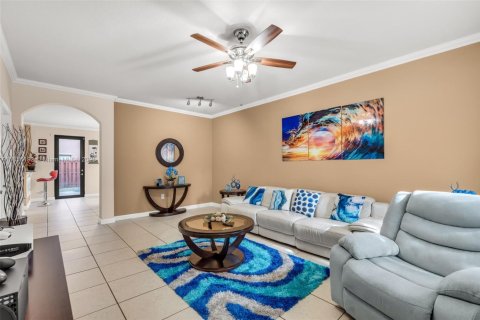 Touwnhouse à vendre à Miami, Floride: 3 chambres, 154.78 m2 № 1880140 - photo 4