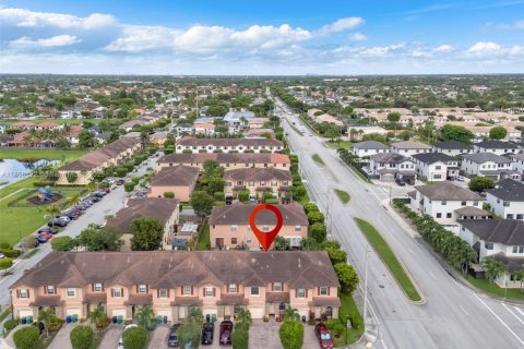 Touwnhouse à vendre à Miami, Floride: 3 chambres, 154.78 m2 № 1880140 - photo 30
