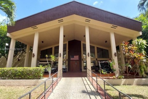 Condo in Miami, Florida, 1 bedroom № 1934324 - photo 27