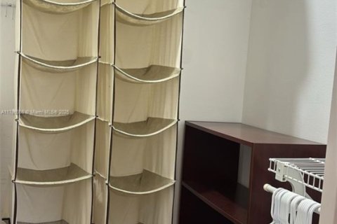 Condo in Miami, Florida, 1 bedroom № 1934324 - photo 20