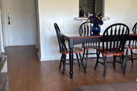 Condo in Miami, Florida, 1 bedroom № 1934324 - photo 8