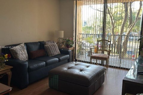 Condo in Miami, Florida, 1 bedroom № 1934324 - photo 1