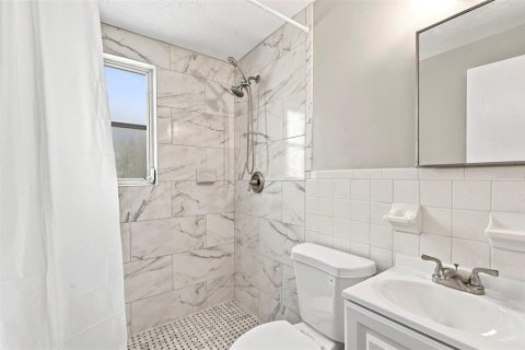 Villa ou maison à vendre à Port Richey, Floride: 2 chambres, 117.43 m2 № 2258894 - photo 13