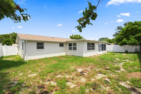 Villa ou maison à vendre à Port Richey, Floride: 2 chambres, 117.43 m2 № 2258894 - photo 17